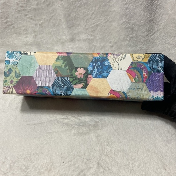 Colorful Hexagon Patterned Box - Picture 7 of 12